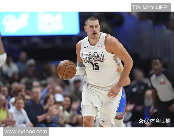 约基奇的MVP之路：揭秘篮球智慧与自律训练下的“节能模式